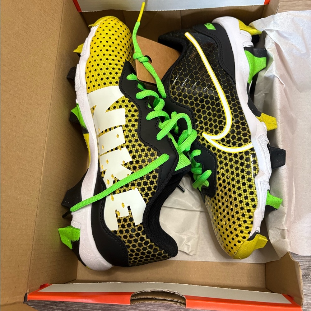 Nike Alpha Huarache 4 Kystn BG - Youth baseball/softball cleats - Size 6Y - New